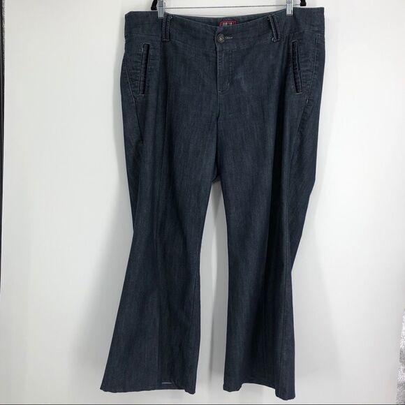 TORRID Wide Leg Jeans - Picture 1 of 8